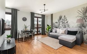 Ts New Town Stay Comfy & Roomy